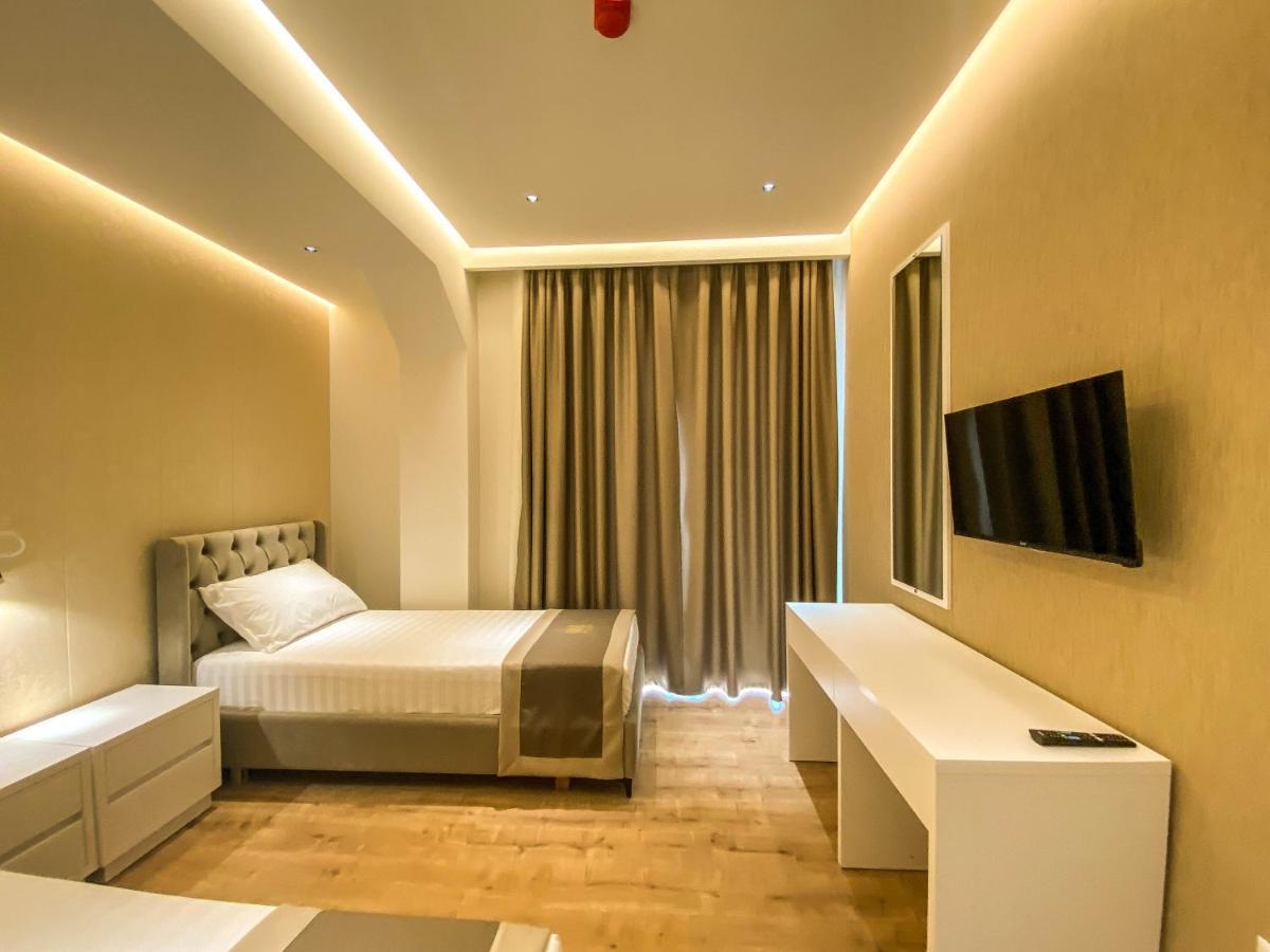 Red Hill Hotel 地拉那 外观 照片