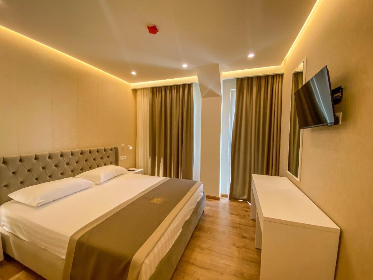 Red Hill Hotel 地拉那 外观 照片