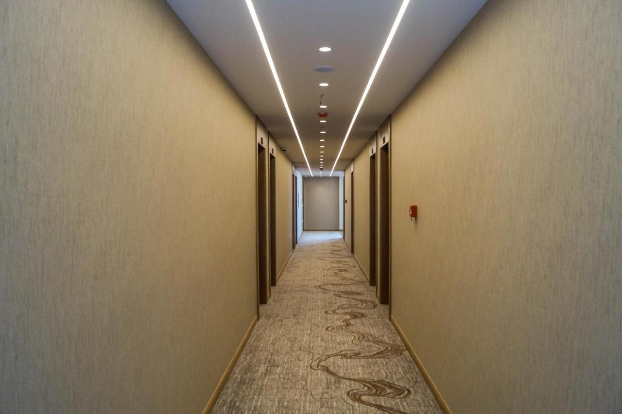 Red Hill Hotel 地拉那 外观 照片